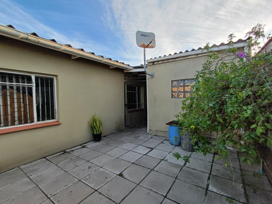 3 Bedroom Property for Sale in Bishop Lavis Western Cape